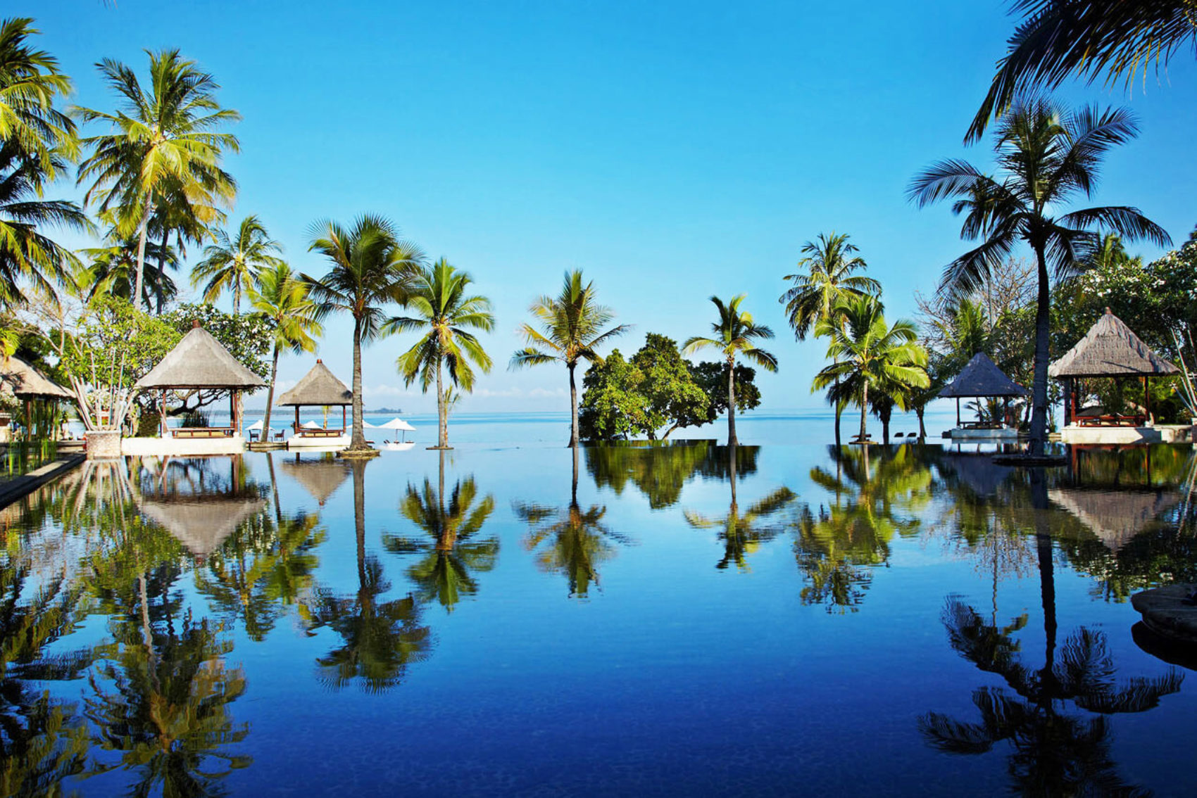 Самые красивые бали. Остров Бали Индонезия. Остров Бали Малайзия. Бали (остров в малайском архипелаге) достопримечательности. Убуд Бали пляжи.
